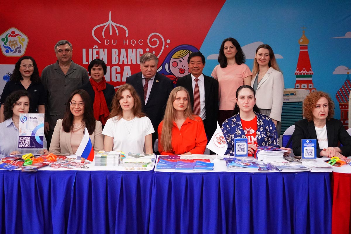 Participants of the Russian stand at the “Entrant’s Day” 