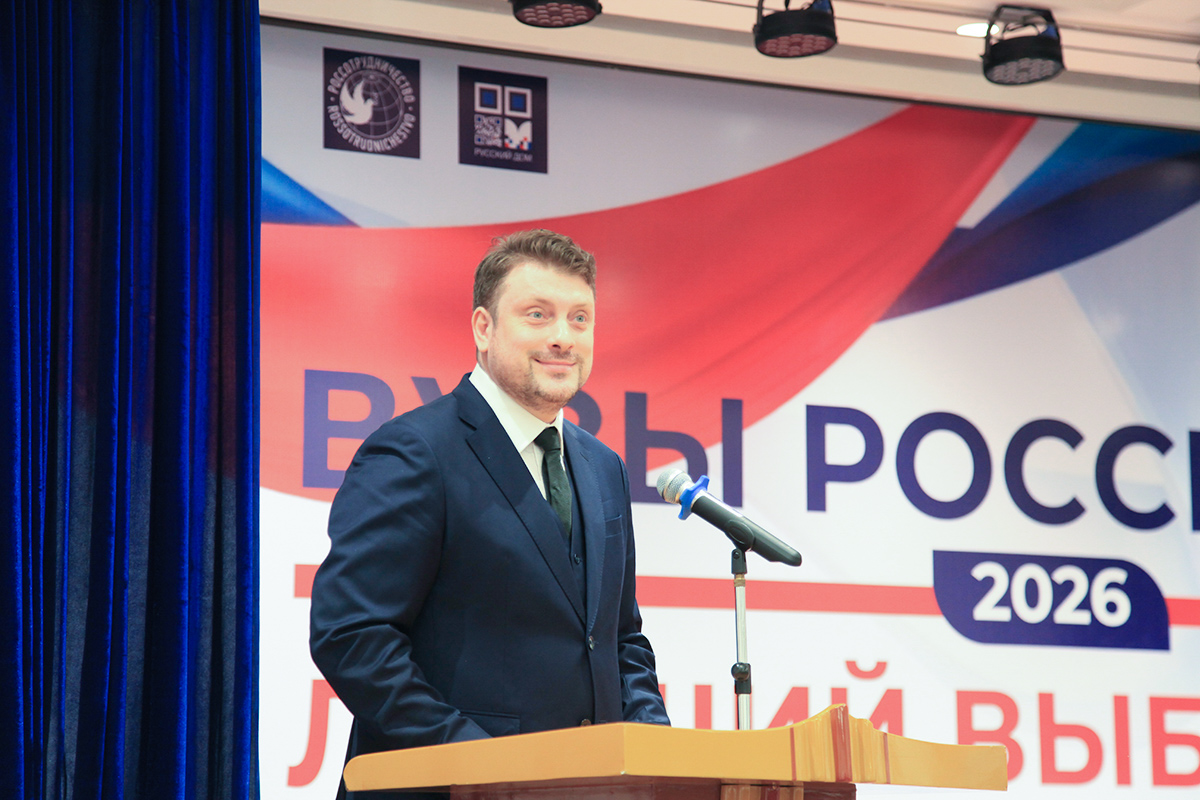 Vladimir Murashkin welcomed the guests and participants of the exhibition 