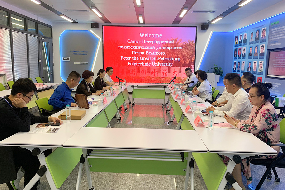 The delegation also visited Guangzhou Pedagogical University of Technology 