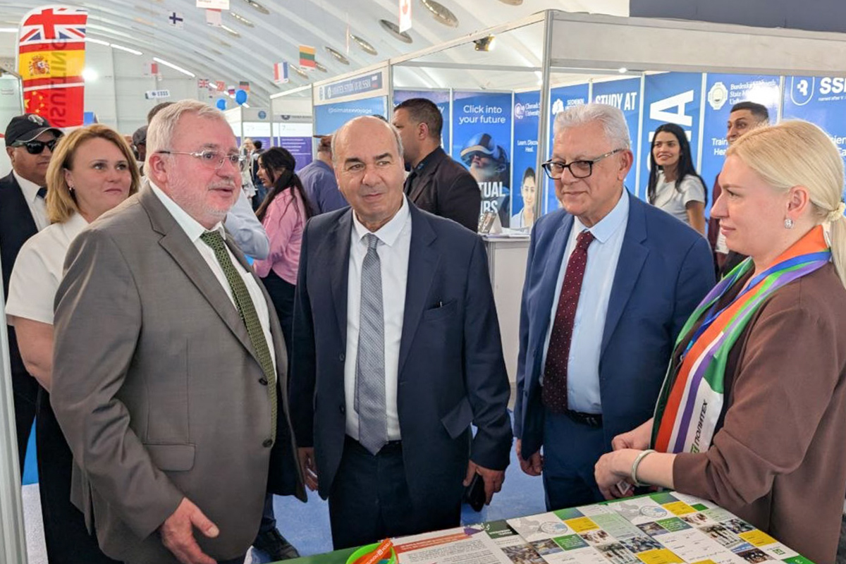 Dmitry Mezhaurov, Consul General of the Russian Federation in Casablanca (left)