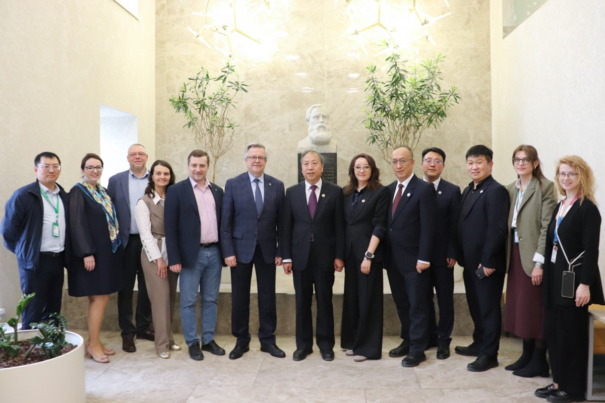 The Chinese delegation visited the Institute of Industrial Management, Economics and Trade 