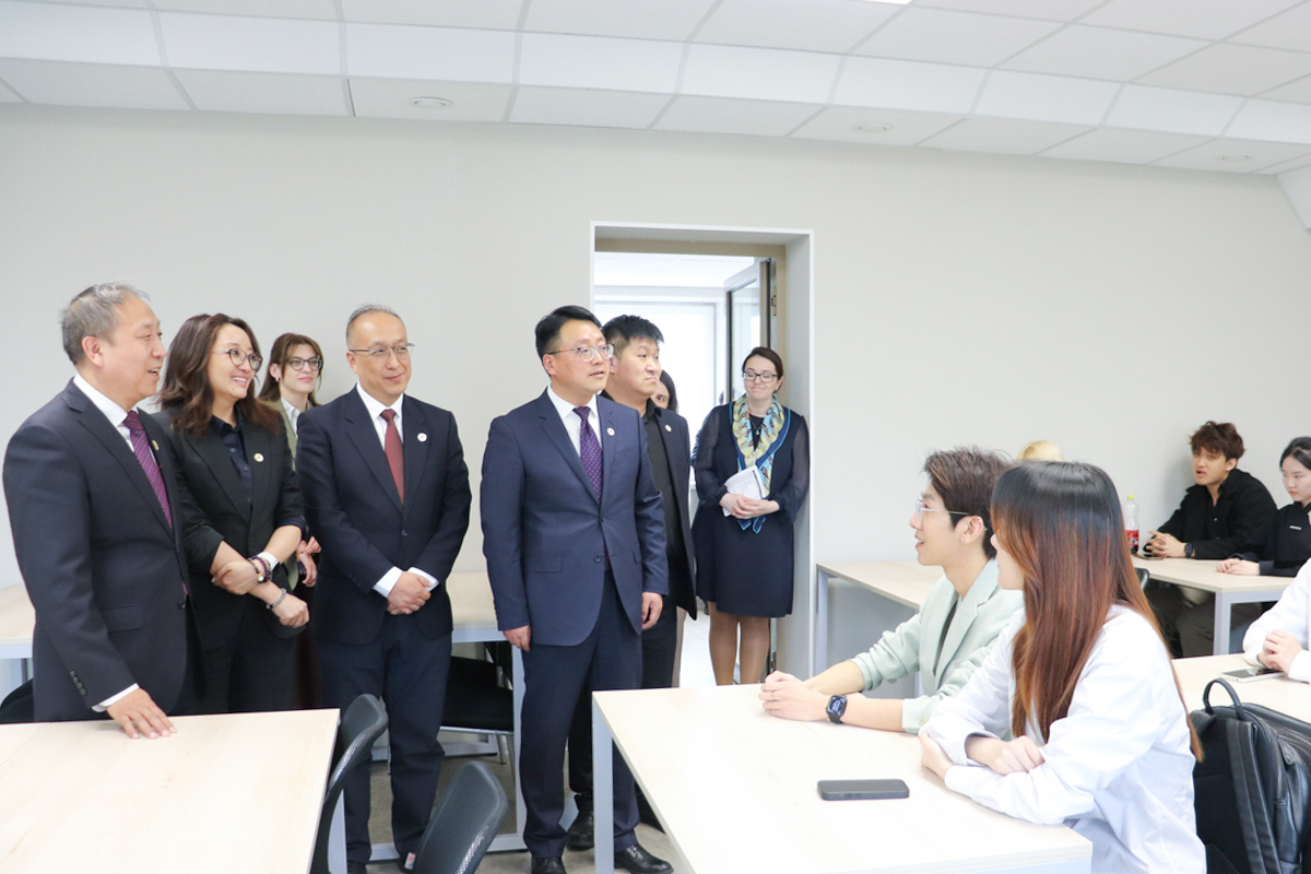 Representatives of the Higher School of Engineering and Economics noted the high involvement of students in research and public life 