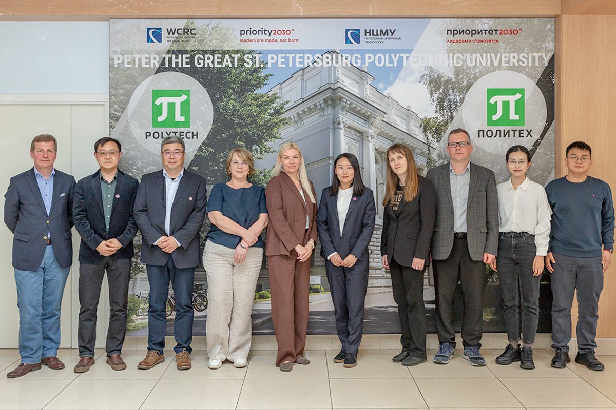 A delegation from Nanjing University of Science and Technology visited Polytechnic University 
