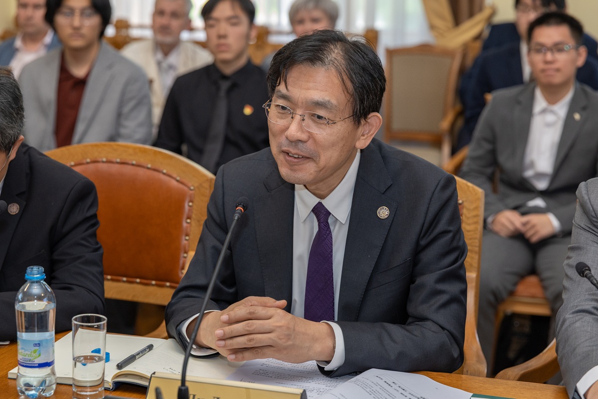 President of Tsinghua University Li Luming 