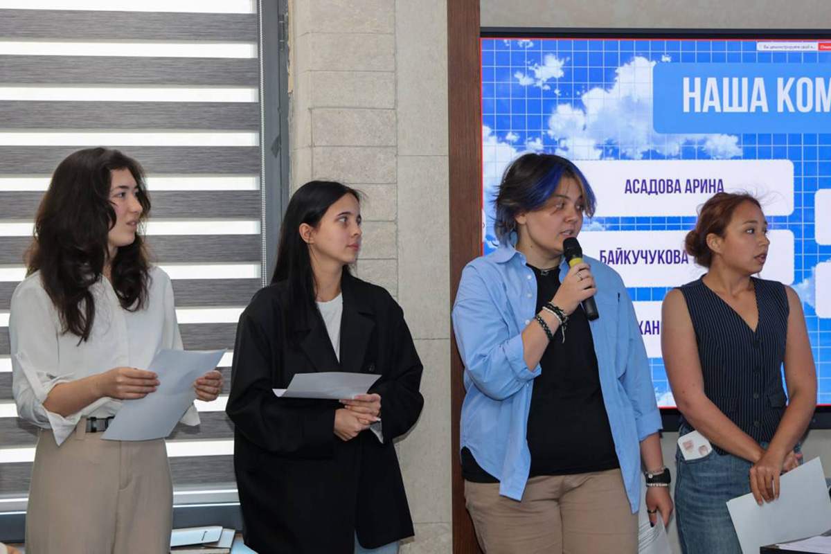 The competition format required students not only to present their product but also to defend its underlying logic 