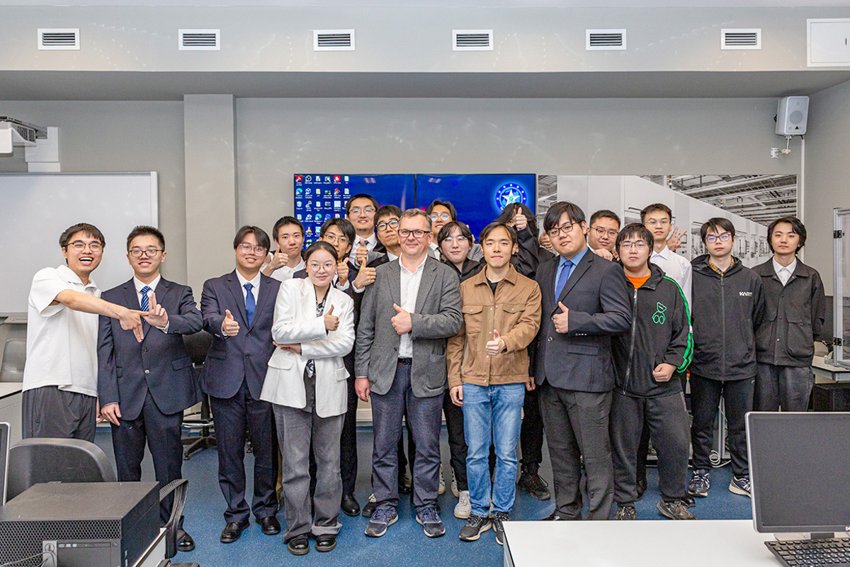 The first bachelor's graduation from the program confirmed the demand for bilateral engineering programs 
