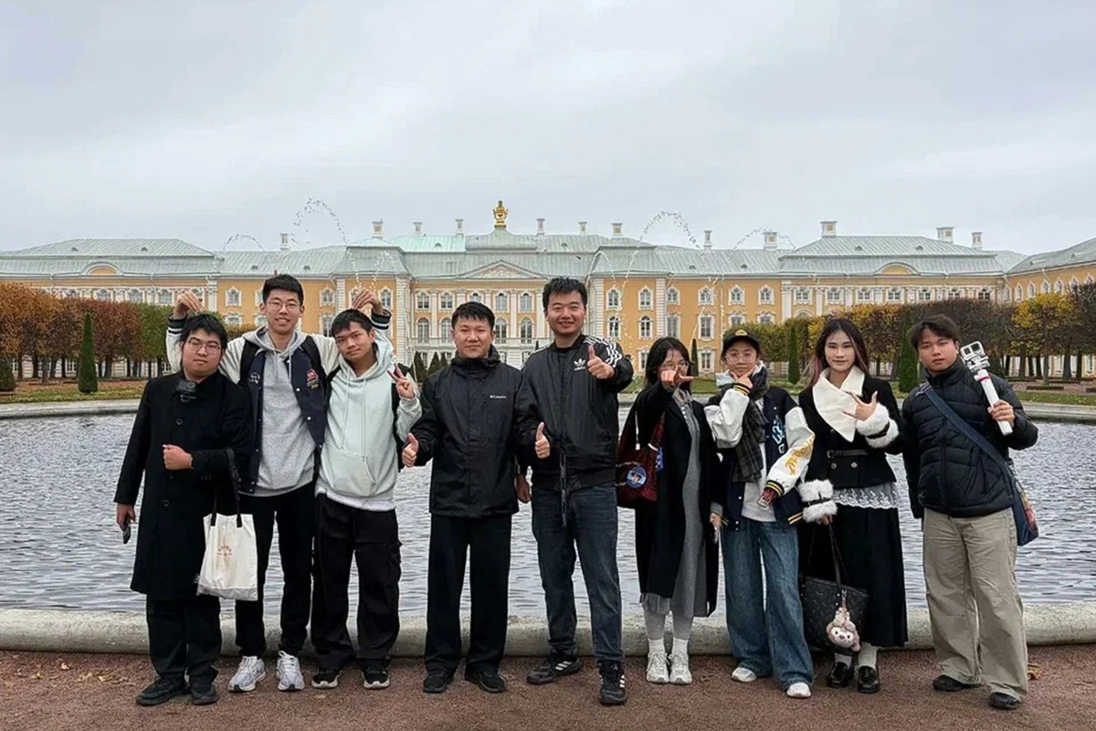 Students in Peterhof