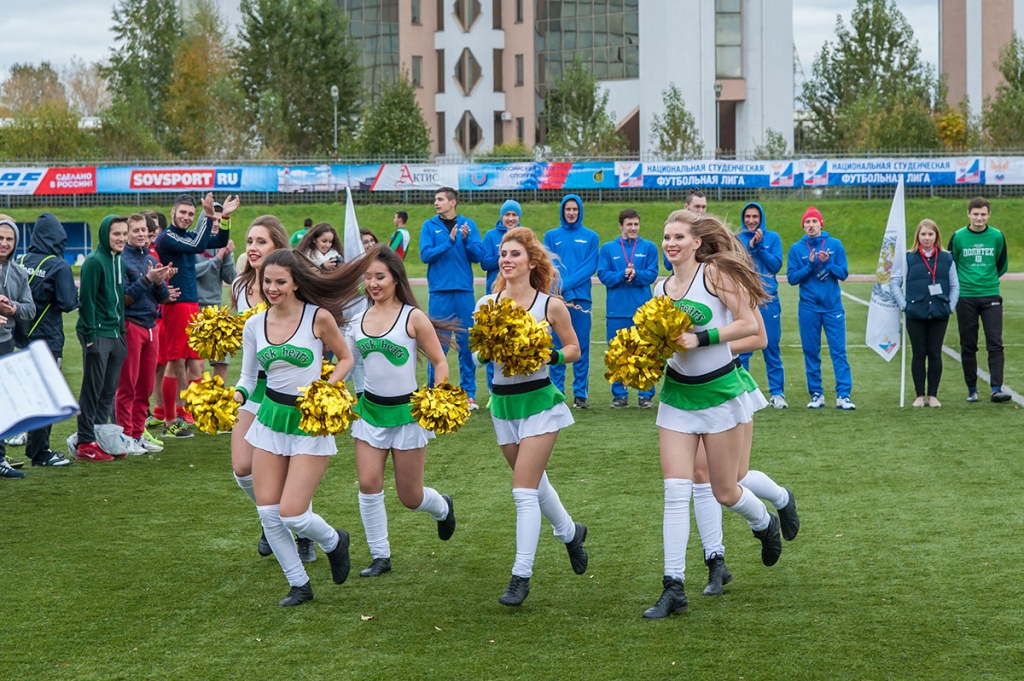 The National Student Football League Held Matches of 2015-2016 Season at the Polytechnic University