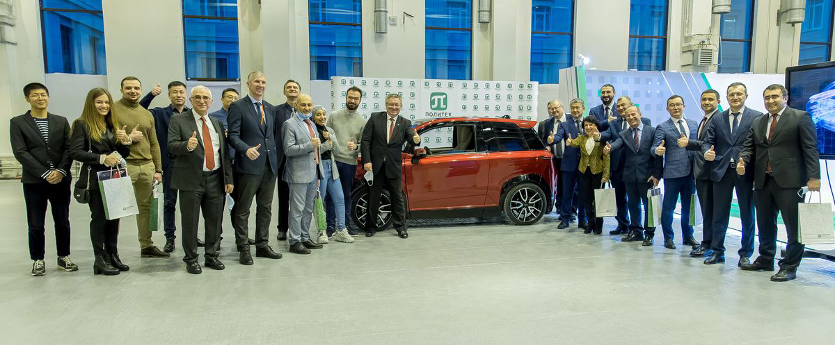 Heads of foreign consulates and diasporas praised the KAMA-1 electric car 