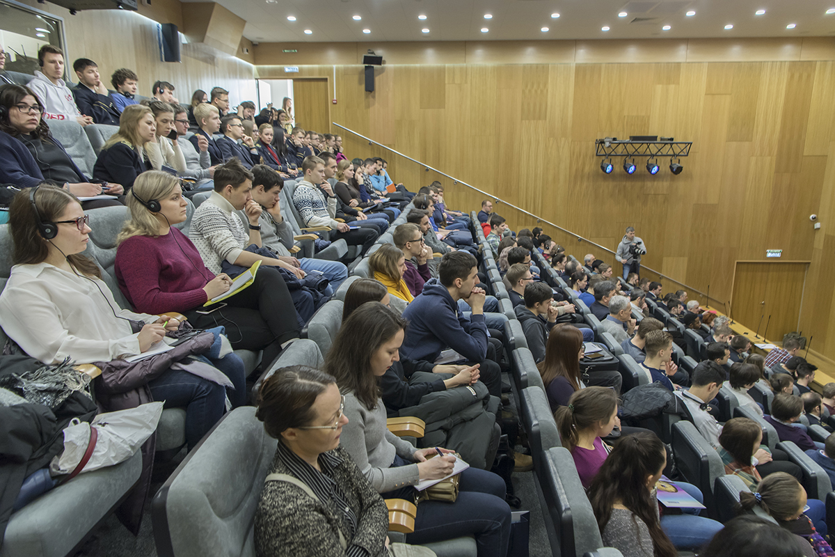 Professor of Cambridge University Sir Harshad Bhadeshia Delivered a Lecture at Polytechnic University   