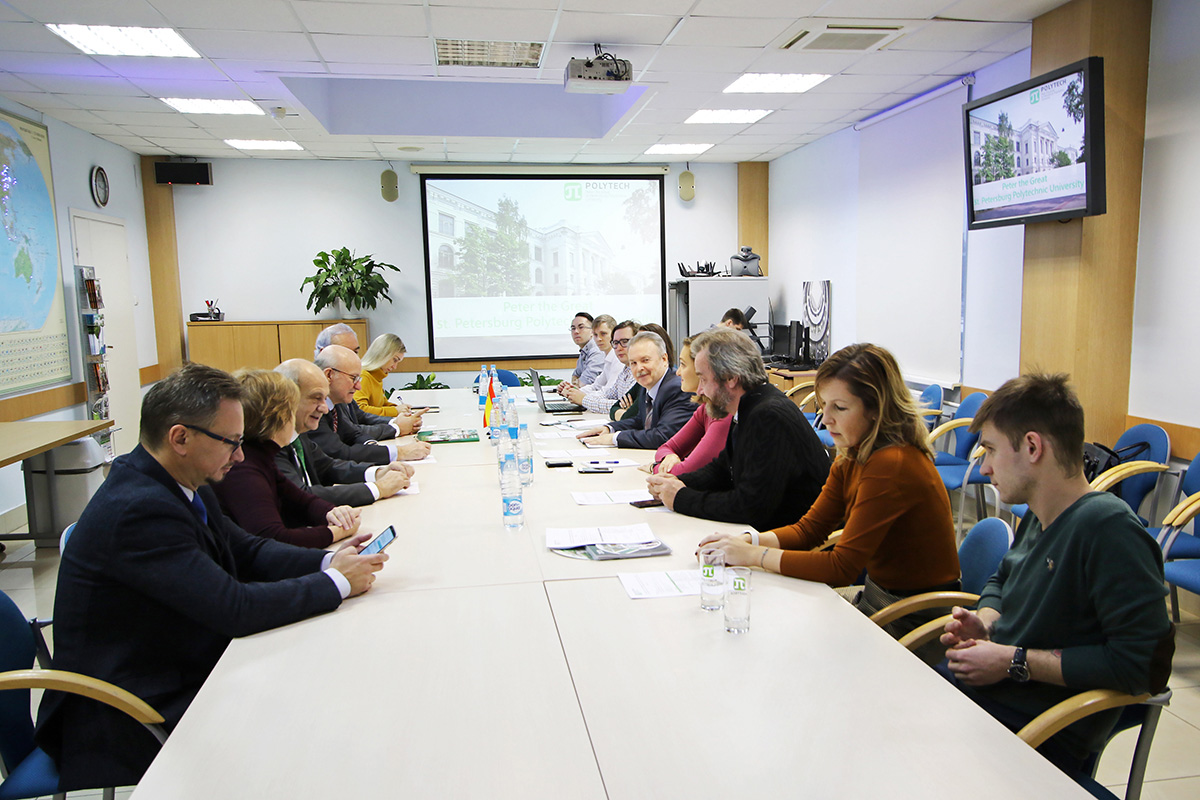 A trilateral meeting was held in SPbPU with representatives of Madrid Polytechnic University and Talgo Company 