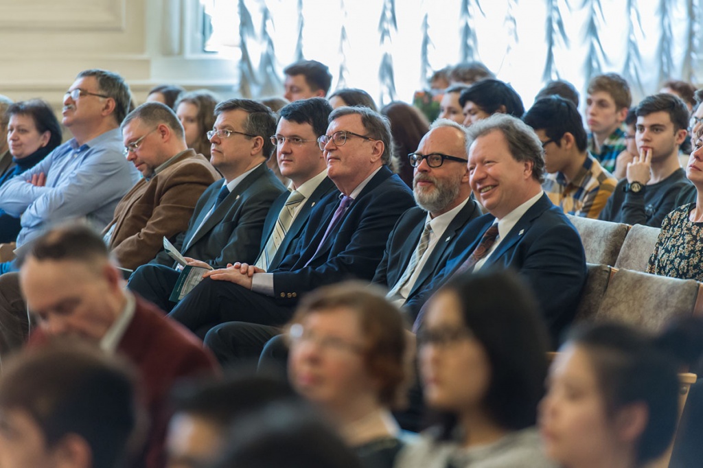 Russian Kalinka and German  Karmina Burana Sounded at the Meeting of Friends in the White Hall