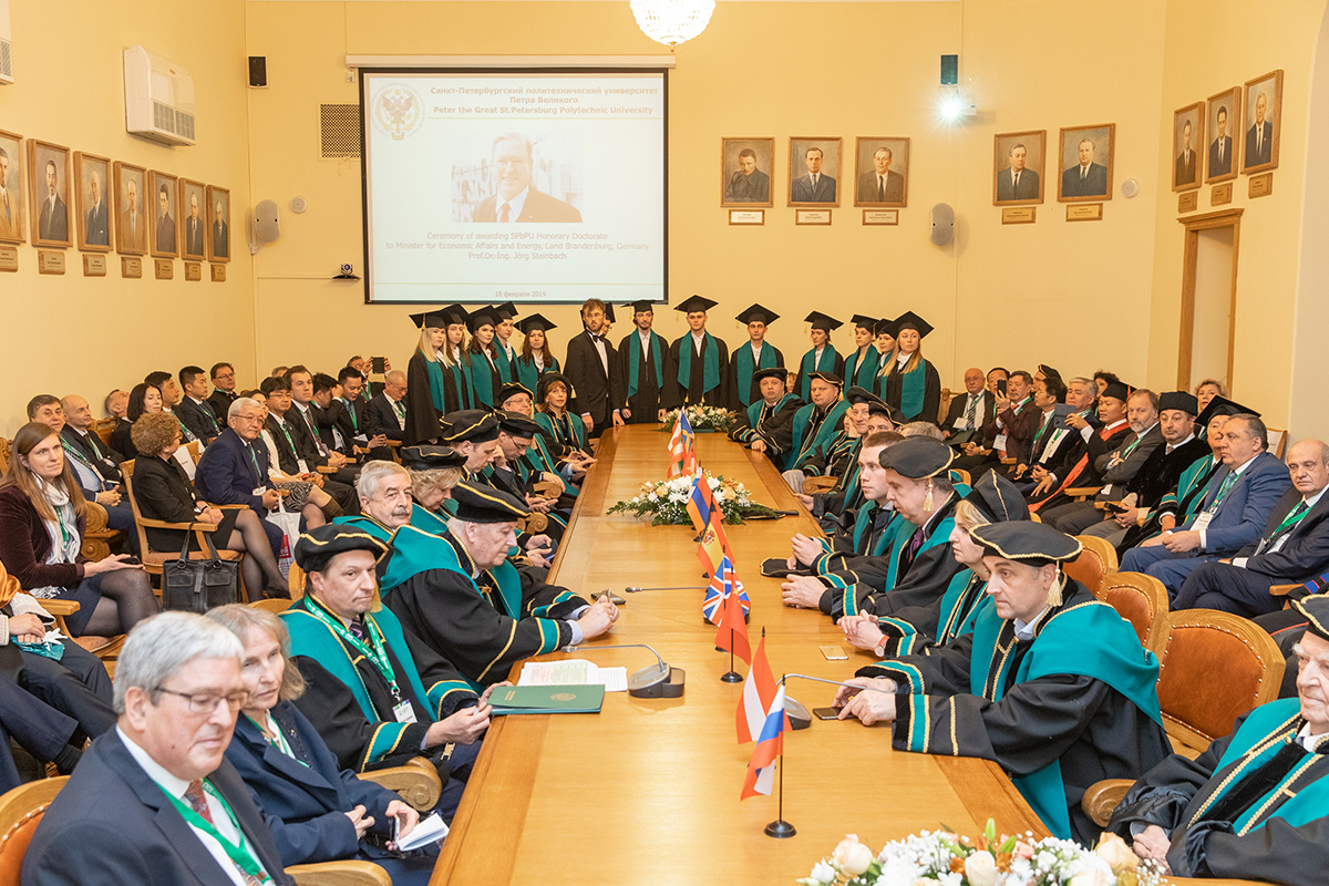 The ceremonial meeting of the presidium of the SPbPU Scientific Council and delegations from foreign universities 