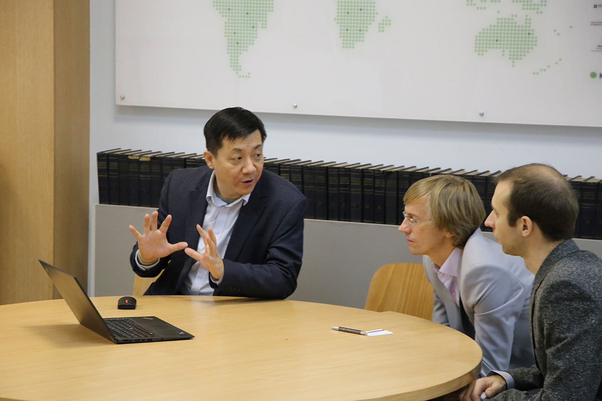Professor of the Higher School of Electric Power Systems of the Polytechnic University A. N. BELYAEV and Associate Professor R. I. ZHILIGOTOV discussed the development of the research project with the Deputy Dean of the Vice Dean of the Department of Electrical Engineering of Tsinghua University Prof. Xiao Xi