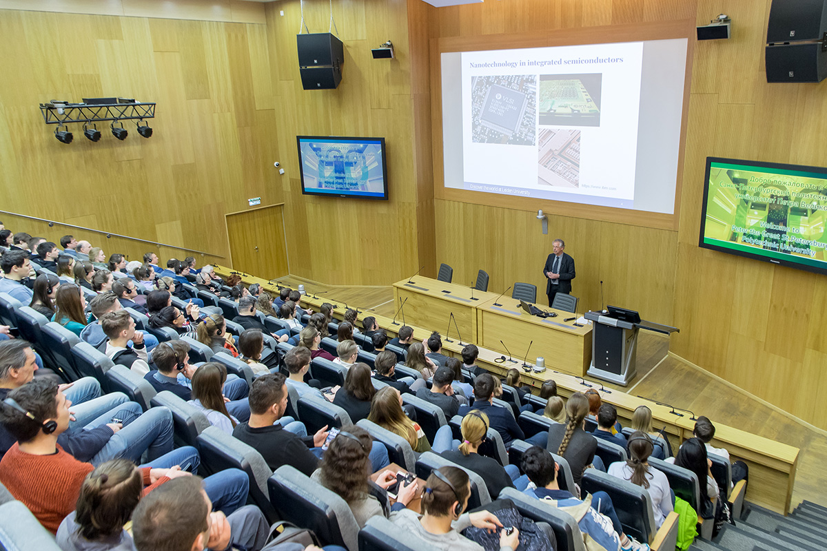 Professor of Leiden University (the Netherlands) Jan van Ruitenbeek gave a lecture for students of Peter the Great St.Petersburg Polytechnic University (Russia) 